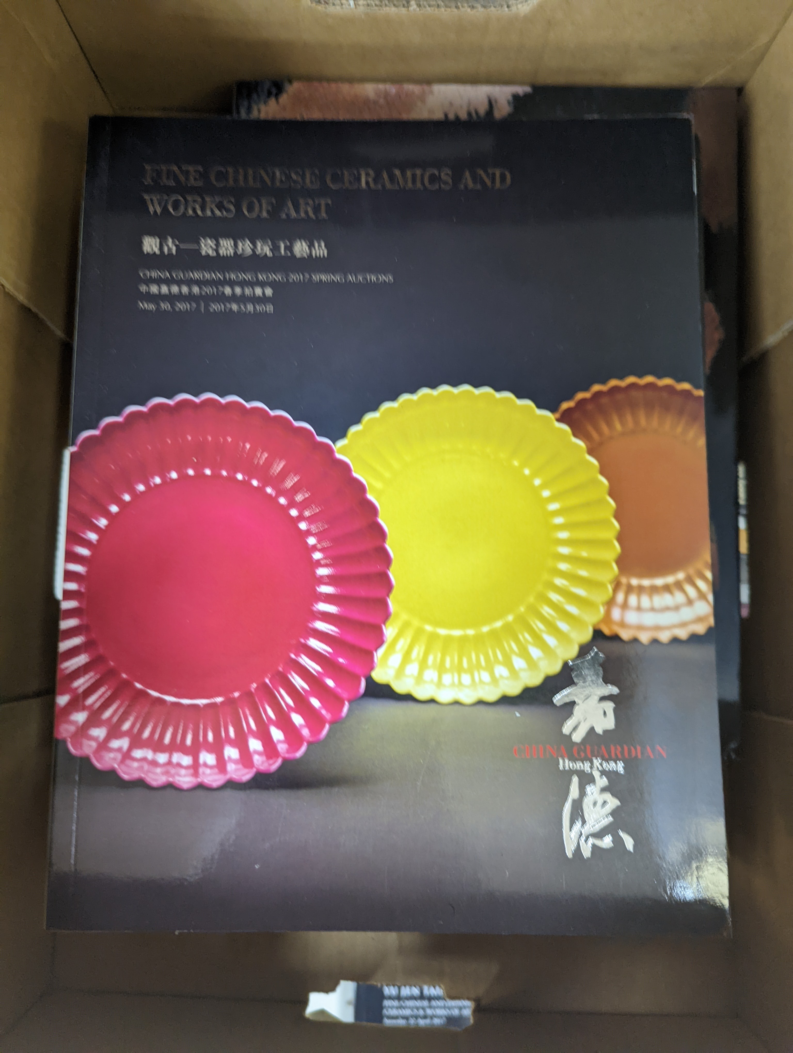 Two boxes of Chinese and Asian art catalogues